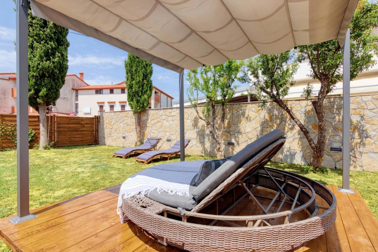 Holiday House "Laurus Garden" With Private Parking Medulin Exterior photo